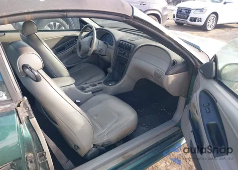 2002 Ford Mustang z USA, uszkodzony, nr VIN 1FAFP44472F228237